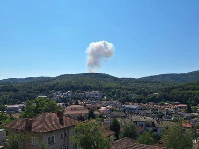 Біля болгарської Трявни пролунали вибухи на складі боєприпасів: триває детонація