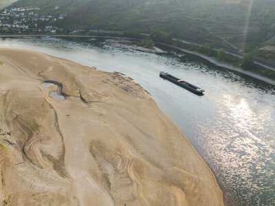 Посуха відкрила таємниці річок Європи: з води з’явилися “камені голоду”