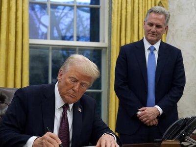 Трамп підписав указ із закликом скоротити кількість дитячих щеплень у США