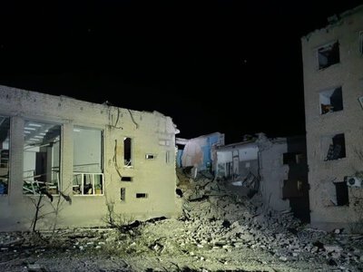 Россия уничтожает последние здания учебных заведений в Изюме