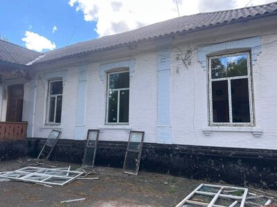 Після ворожої атаки: у Смілі відновили понад 170 вікон у будинках та закладах освіти (ФОТО)