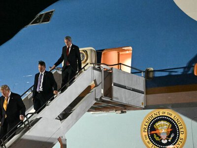 Скандальні подробиці саміту НАТО – Трампа в Анкарі евакуювали з літака у фургоні з їжею, журналісти не знали, що їм загрожує (ФОТО)