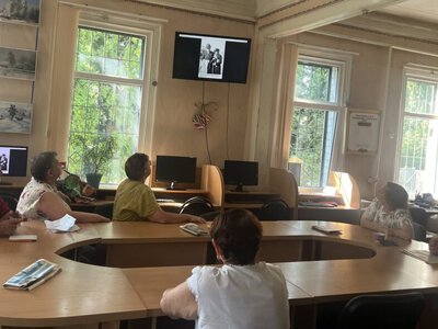 У Кролевецькій бібліотеці говорили про життя і творчість Олени Теліги