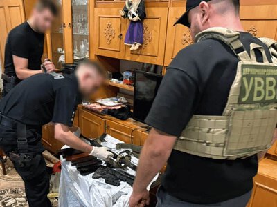  На Херсонщині затримали чоловіка, який продавав 15 кілограмів тротилу за 50 тисяч гривень 
