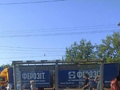 Розбите скло на зупинці та пошкоджена лавка в сквері: у Франківську знову зафіксували випадки вандалізму
