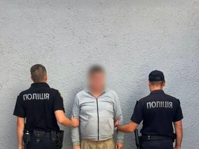 На Хустщині поліція затримала зловмисника, який ножем поранив односельця