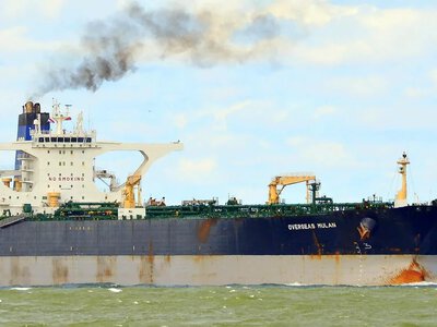 США продали на брухт два танкери, пов'язані з рф, які захопили під час операцій на початку року — медіа