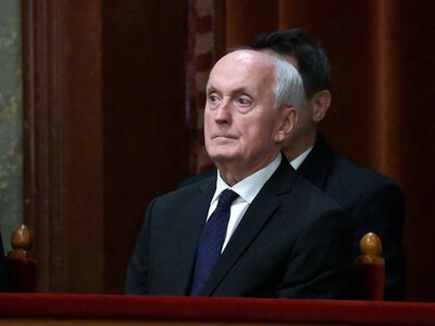Новим президентом Угорщини обрали 73-річного юриста Андраша Баку
