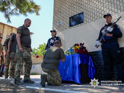 У Болградському районі відкрили меморіальну дошку на честь капітана поліції Сергія Магли, який загинув на сході України
