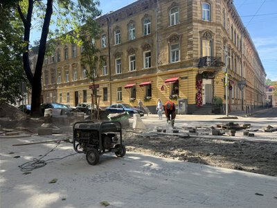 На одній з вулиць Львова знайшли історичну бруківку