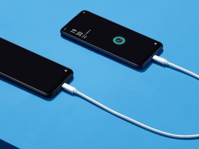 Як зарядити смартфон без розетки: названо кілька альтернативних способів