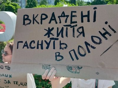 П’ять історій херсонців про воєнні злочини РФ увійшли до аналітичного огляду