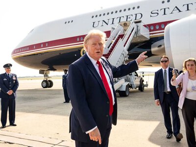 Трамп визнав, що ховався від замаху з боку Ірану у вантажівці з їжею