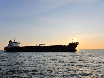 Біля Новоросійська затонуло судно завдовжки 141 метр: про що мовчать росіяни