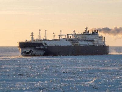 Україна зупинила атаки на танкери біля Новоросійська після прохання Венса — Financial Times