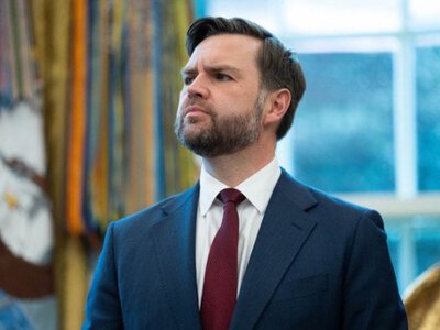 FT: Венс попросив Україну припинити удари по неросійських танкерах у порту Новоросійська