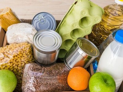 Пенсіонерам роздають безоплатні продуктові набори: як отримати допомогу