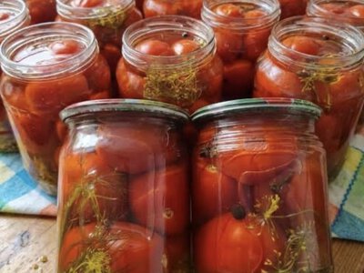 Солодкі мариновані помідори: простий рецепт із 100 г цукру на літр маринаду