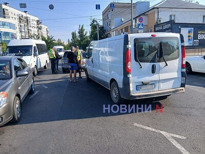 У Миколаєві «Рено» врізався у BYD: рух ускладнений