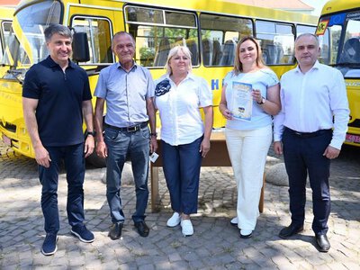 Громади Закарпаття отримали 18 нових шкільних автобусів