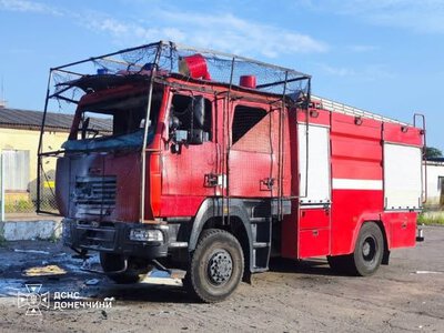 У Краматорську FPV-дрон атакував рятувальників під час гасіння пожежі після обстрілу