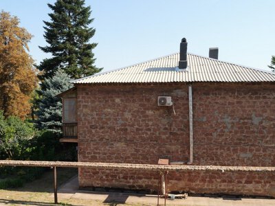 Тисячі осель знову придатні для життя: як у Кривому Розі відновлюють будинки після російських атак
