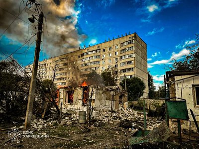 Пожежа у двоповерхівці та пошкоджені будинки: наслідки ударів РФ по Харківщині