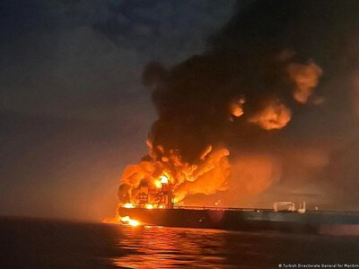 Україна припинила атаки дронів по танкерам у Чорному морі після прохання Венса, - FT