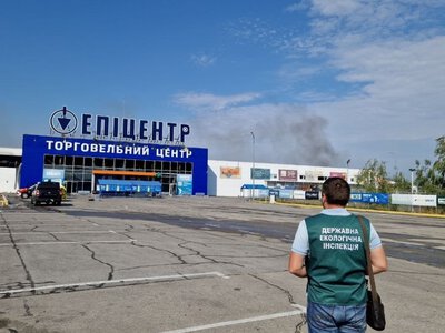 «Епіцентр» згорів вщент: у Хортицькому районі Запоріжжя екоінспектори зафіксували наслідки атаки