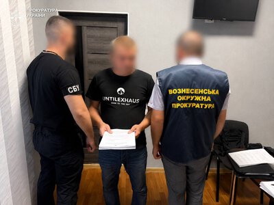 На Миколаївщині чиновника міськради викрили на хабарництві за вплив на ТЦК