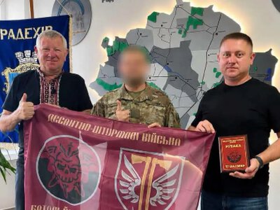 Представник 77-ї бригади подякував Радехівській громаді за підтримку українських військових