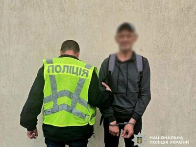 Вкрав у знайомого кредитку та купив телефон коханій: киянина засудили на 5 років