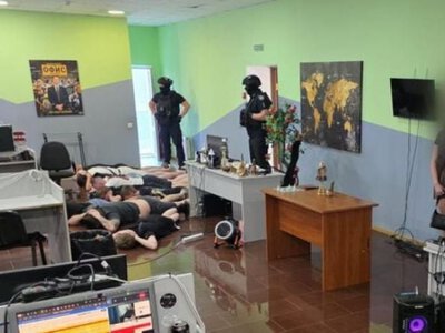 В Україні викрили масштабну мережу шахрайських кол-центрів: припинено роботу 94 офісів
