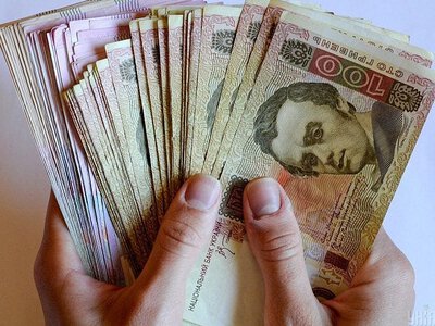 Курс долара в Україні знизився: НБУ оновив вартість валюти на 13 серпня