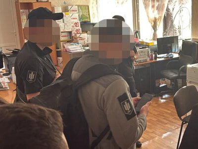 Збирав з підлеглих 300 тис. щомісяця і намагався втекти з України: затримано начальника підрозділу поліції охорони на Дніпропетровщині