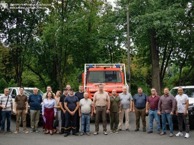 Дніпропетровщина отримала пікапи та пожежну машину за 500 тисяч євро від Німеччини