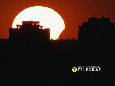 Українці спостерігали рідкісне сонячне затемнення: соцмережі заповнюють яскраві кадри