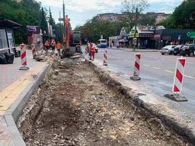 У Тернополі ремонтують зупинку «Київська»
