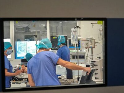 Лікарям у Франції наказано повернути премії, визнані «неправомірними»