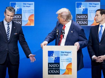 Двоє міністрів Трампа залишилися на літаку, який слугував приманкою на випадок замаху з боку Ірану