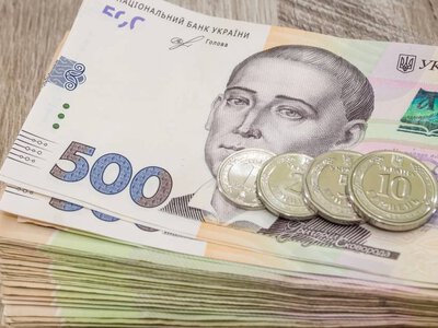  На картку до 15 серпня надійде 2000 або 3000 гривень: хто до суботи матиме допомогу 