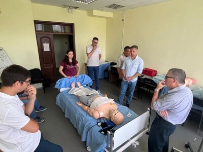 Фахівець з медицини травм та опіків Річард Арбур завітав до Вінниці