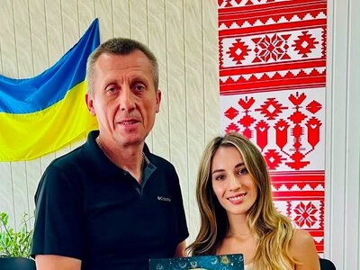 Від Кролевця до міжнародних виставок: міський голова зустрівся з художницею Єлизаветою Неровнею