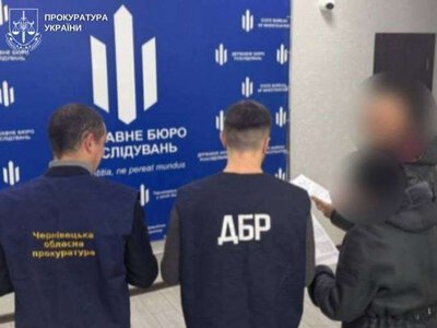 Експосадовця ДСНС Буковини звинувачують у розтраті майже 20 млн грн на непридатне житло для рятувальників
