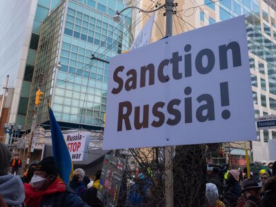 Головне завдання – не дати Росії часу на адаптацію: Власюк прокоментував санкції проти Кремля