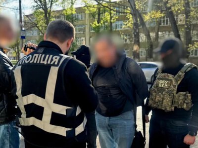 За 5 тисяч доларів обіцяв службу в тилу: в Одесі судитимуть військового