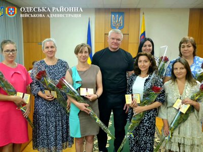 Багатодітним матерям Одеського району вручили відзнаки «Мати-героїня»