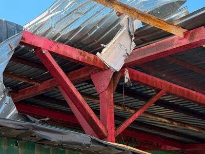Росіяни вдарили по Слов’янську: на ринку поранені троє жінок, зруйновано один із мостів