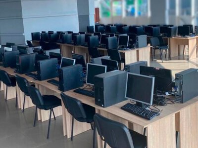 У Франківську провели обшуки у ймовірних кол-центрах: вилучили техніку, форму та посвідчення ФСБ
