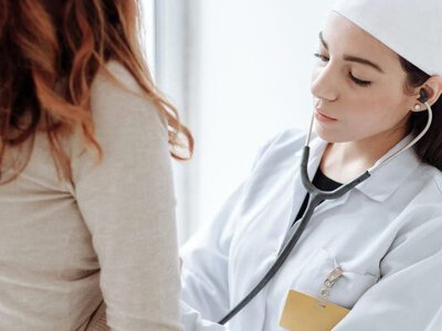 Куди звертатися, якщо сімейний лікар у відпустці: інструкція